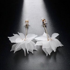 ✨Buy1 Get1✨F L O W E R   D R O P  EARRINGS